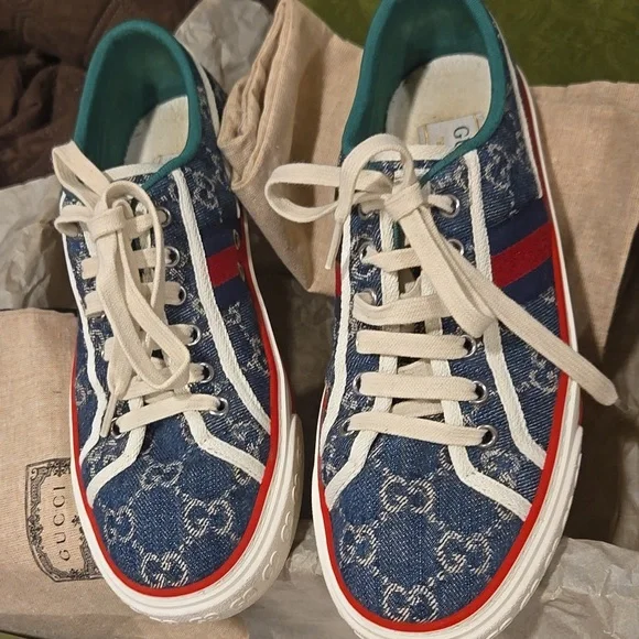 Gucci Multicolor Sneakers with Green and Red Accents - Picture 3 of 14